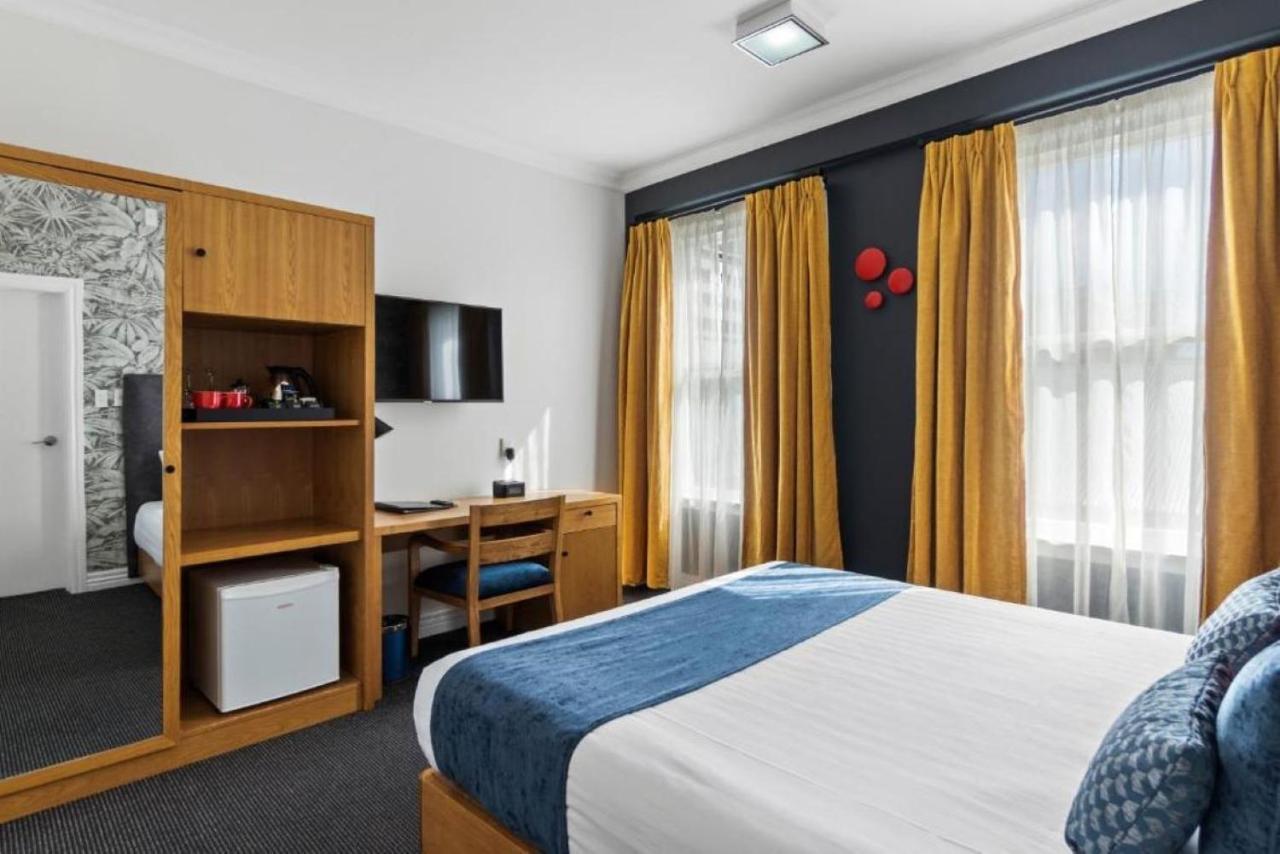 Ramada By Wyndham, Hamilton City Center Exteriör bild